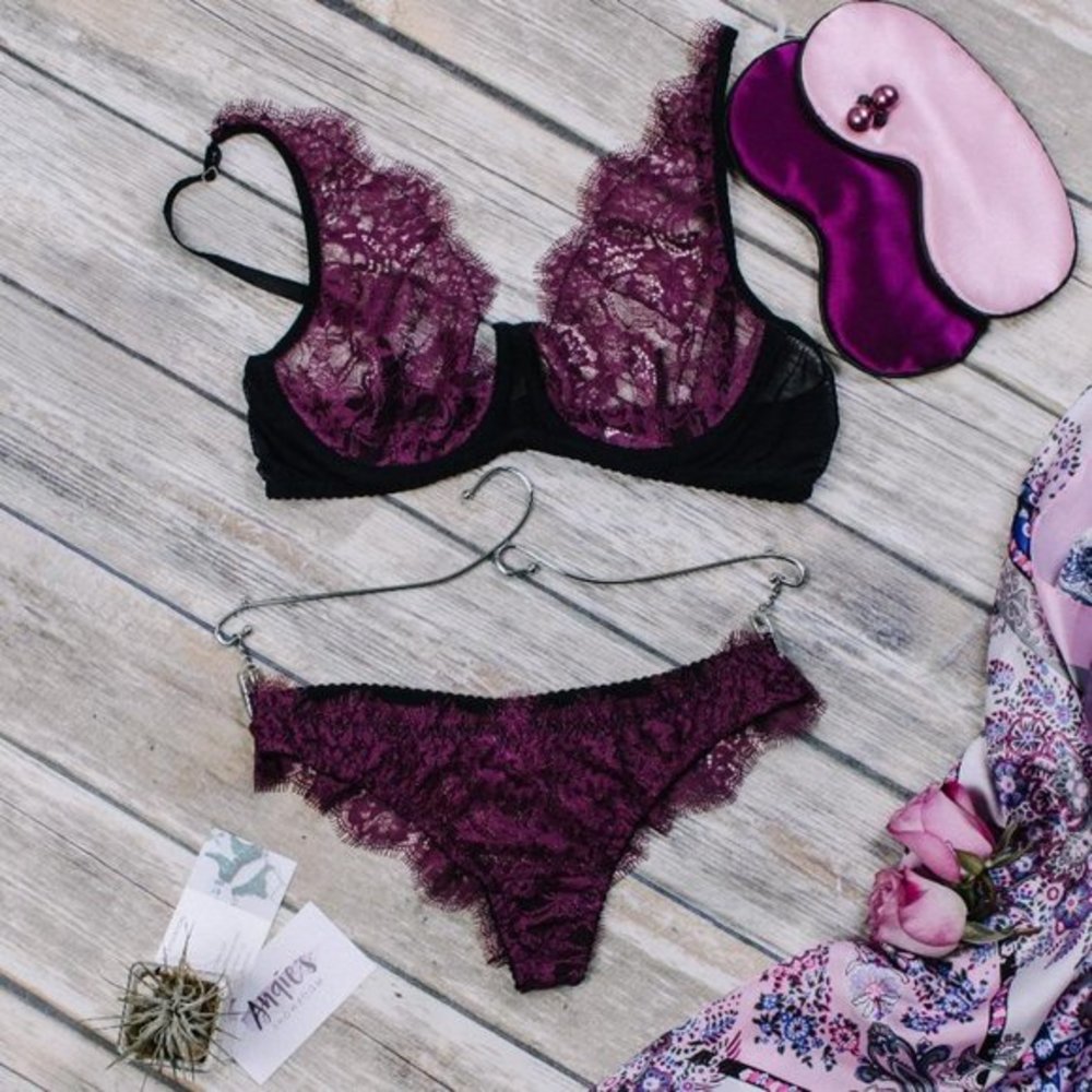 Lace strap purple bikini panty - Picture 3 of 3